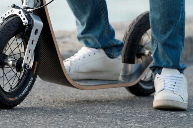 closeup shows deck height